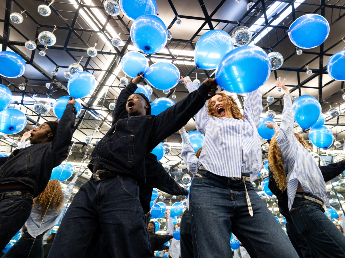 1200x900 Infinity Room