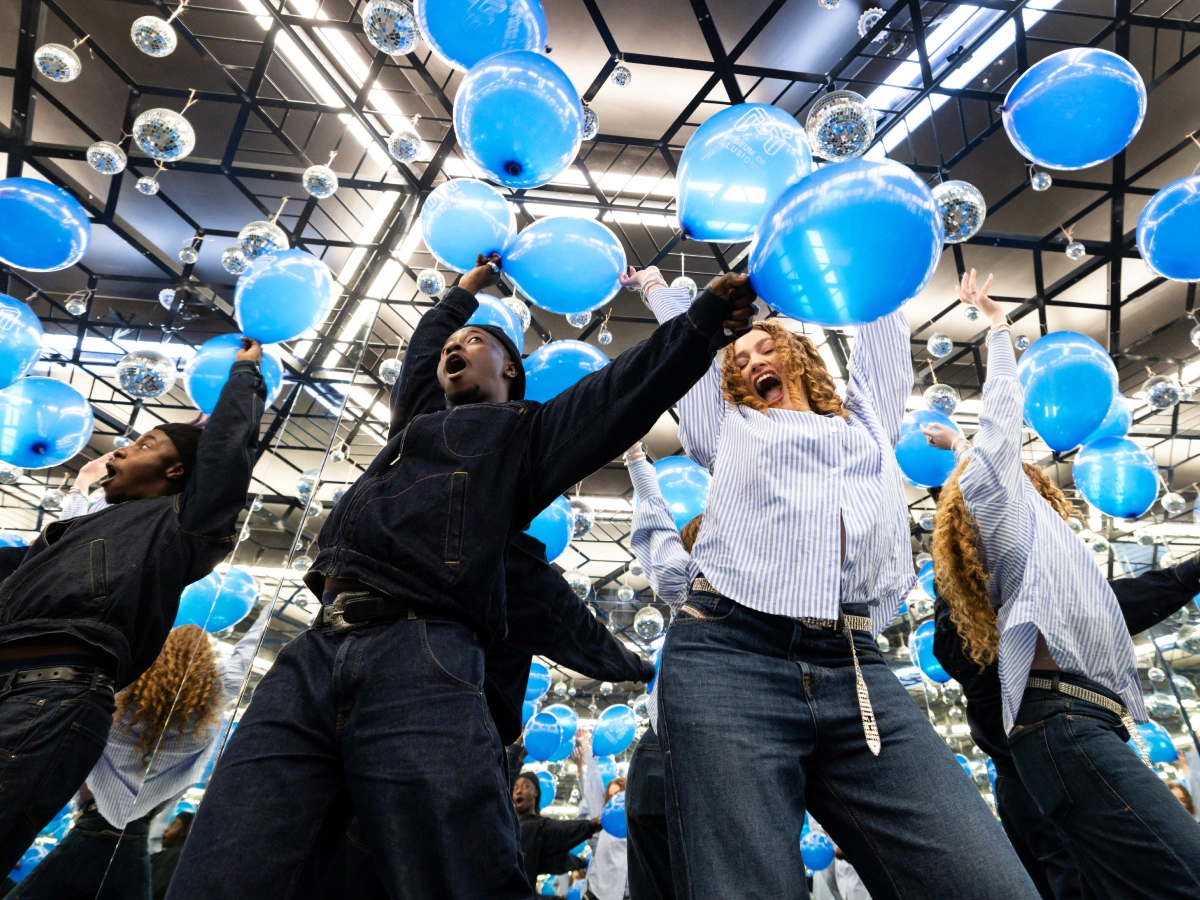 1200x900 Infinity Room