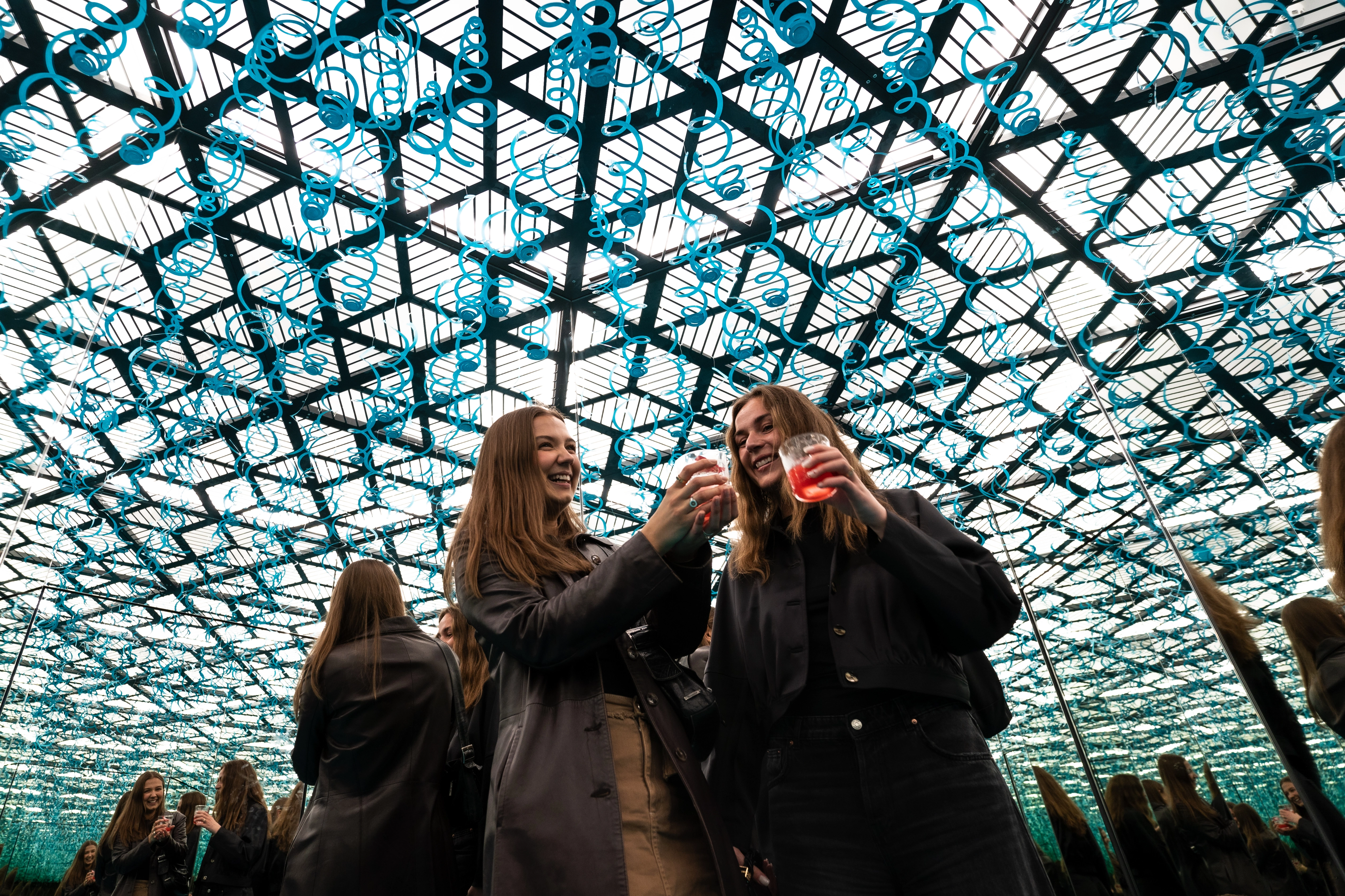 girls in the infinity room at museum of illusions